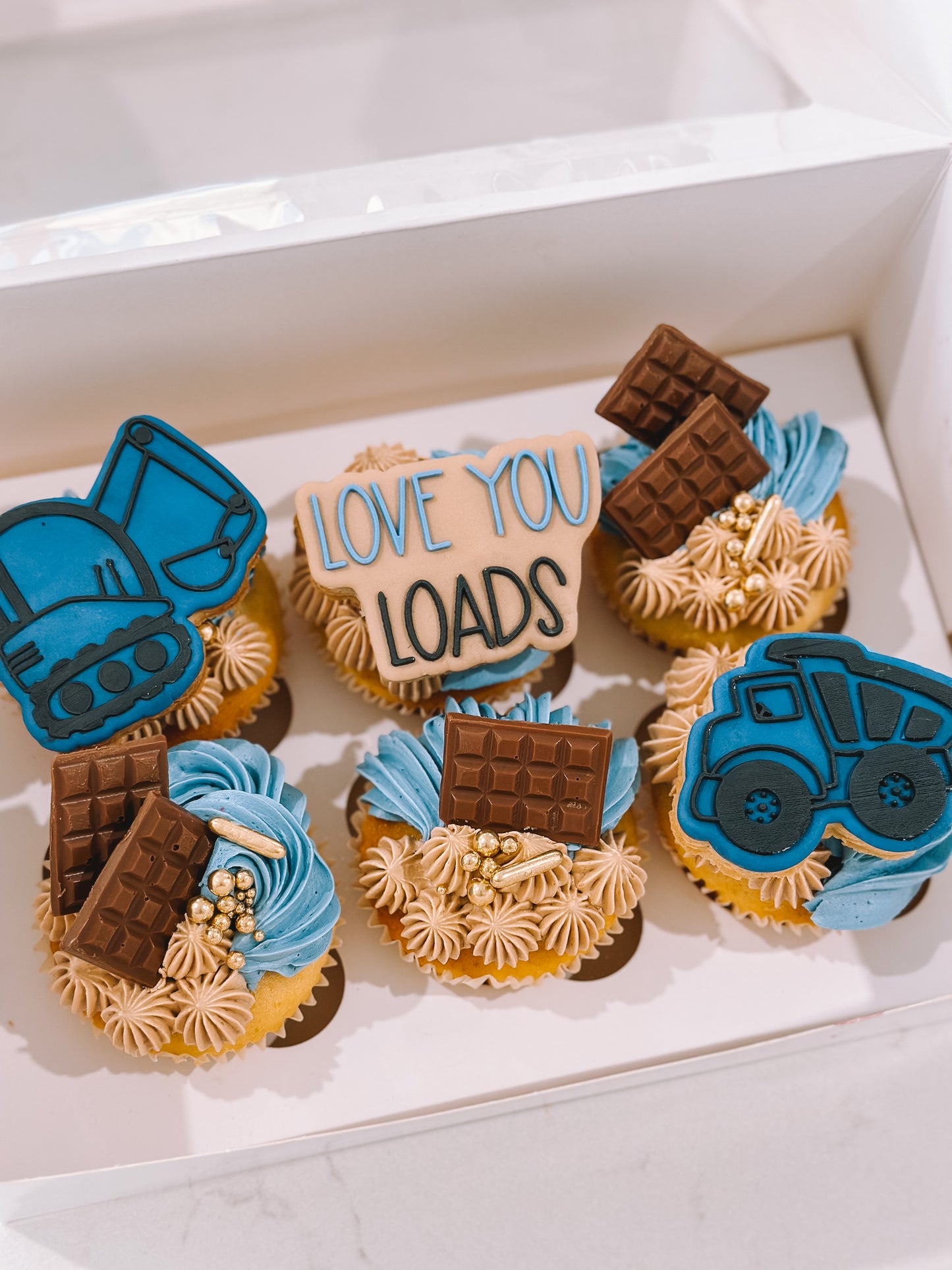 Love You Loads Cupcakes